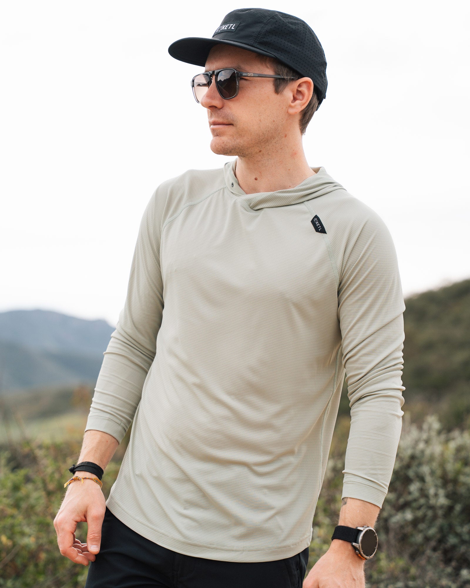 ダイエットフード sun NoFry Sun Hoodie | Featherweight UPF 30+ Sun Protection