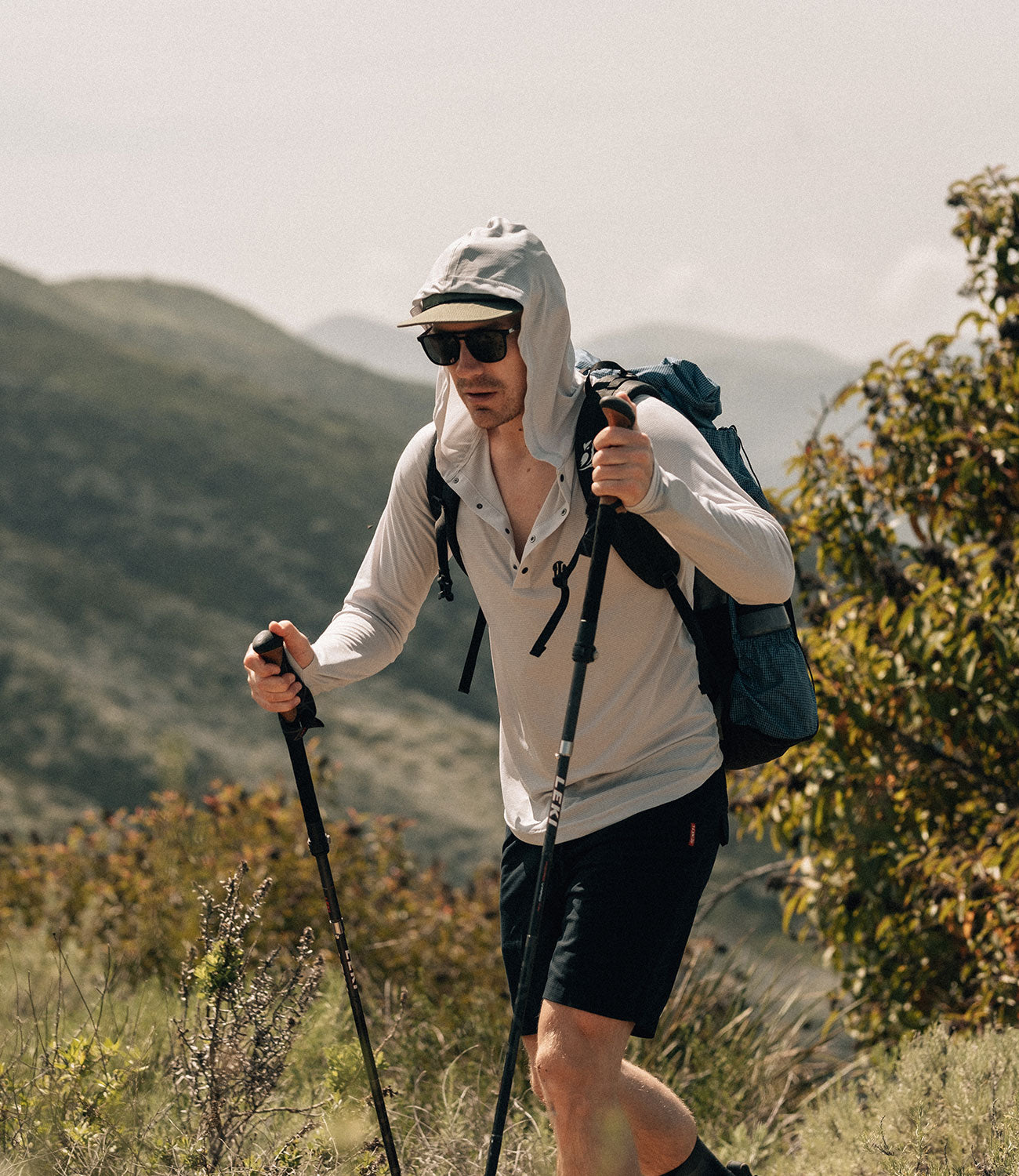 UPF Apparel Sun Hoodies Shirts Ventilated Hiking Pants Shorts